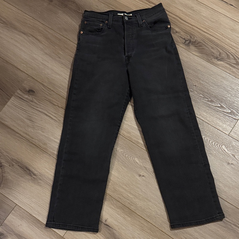 Women's Black Levi’s Jeans